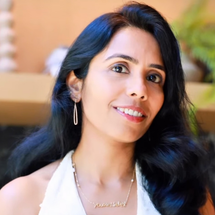 Social media influencer on Instagram, Facebook and TIkTok wearing and loving Written In Gold handwritten jewelry.  Real customer, real testimonial.  Five star review.